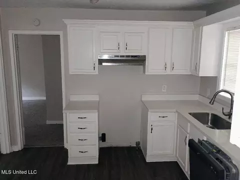 Kitchen - 4149 Cedar St, Jackson, MS 39206 photo 1 of 1