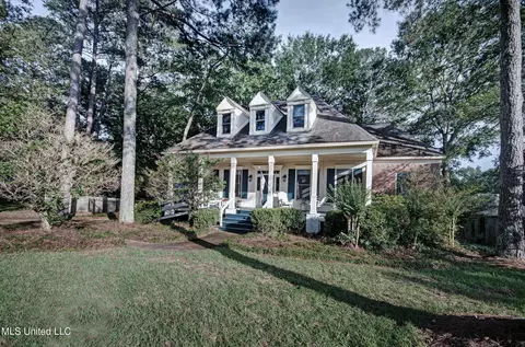 309 Monterey Dr, Clinton, MS 39056