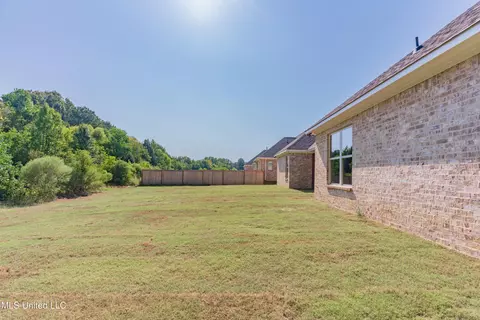 Exterior - 110 Trace Pointe Pl, Clinton, MS 39056 photo 8 of 11