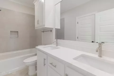 Bath - 110 Trace Pointe Pl, Clinton, MS 39056 photo 7 of 7