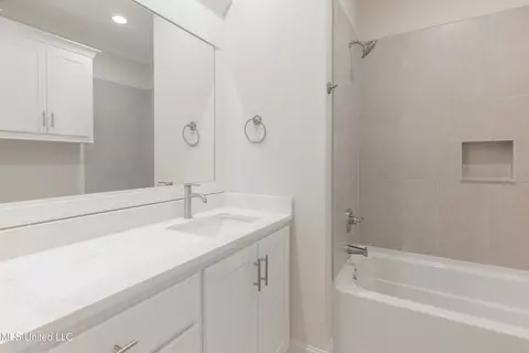Bath - 110 Trace Pointe Pl, Clinton, MS 39056 photo 5 of 7