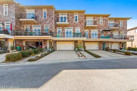 19 Oak Alley Ln, Long Beach, MS 39560