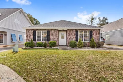 2123 Lindhridge Dr, Gulfport, MS 39507