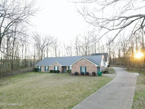 120 Devonport Cir, Raymond, MS 39154