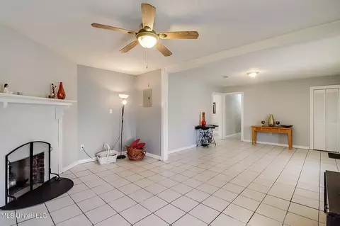 Living - 1113 Iris St, Long Beach, MS 39560 photo 3 of 3