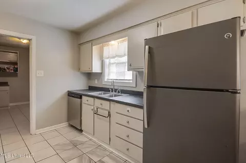 Kitchen - 1113 Iris St, Long Beach, MS 39560 photo 2 of 3
