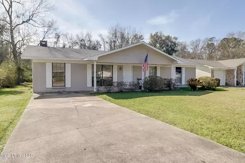 1113 Iris St, Long Beach, MS 39560