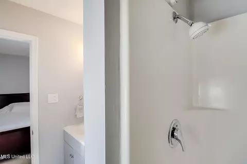 Bath - 1113 Iris St, Long Beach, MS 39560 photo 4 of 4
