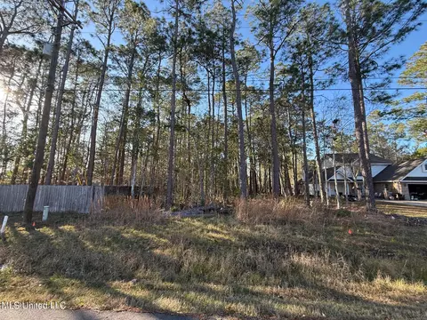 72678 N Diamondhead Dr, Diamondhead, MS 39525 photo 2
