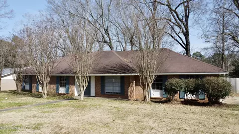 1200 Canterbury Ln, Clinton, MS 39056