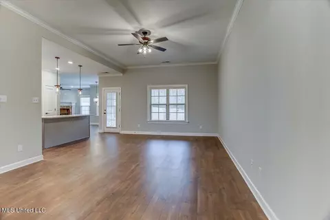 1706 Bristol Dr, Nesbit, MS 38651 photo 8
