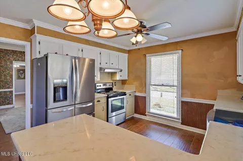 Kitchen - 112 Trace Cove Dr, Madison, MS 39110 photo 4 of 4