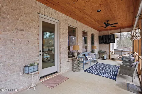 Exterior - 705 S Chickasaw Dr, Flowood, MS 39232 photo 5 of 10
