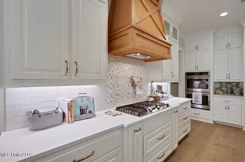Kitchen - 705 S Chickasaw Dr, Flowood, MS 39232 photo 3 of 6