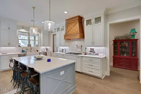 Kitchen - 705 S Chickasaw Dr, Flowood, MS 39232 photo 6 of 6