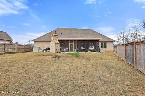 Exterior - 705 S Chickasaw Dr, Flowood, MS 39232 photo 9 of 10