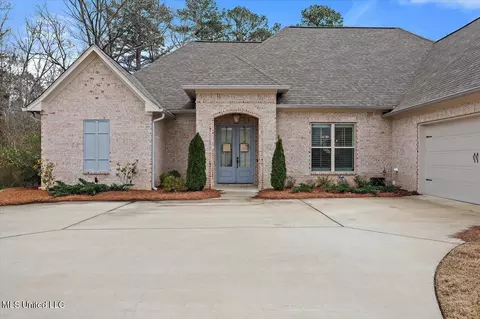 Exterior - 705 S Chickasaw Dr, Flowood, MS 39232 photo 2 of 10