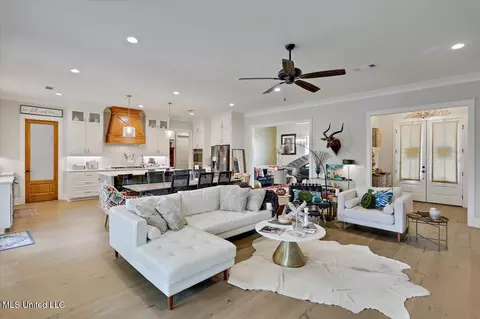 Living - 705 S Chickasaw Dr, Flowood, MS 39232 photo 3 of 3