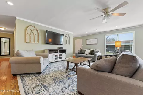 Living - 151 Summer St, Lucedale, MS 39452 photo 1 of 3