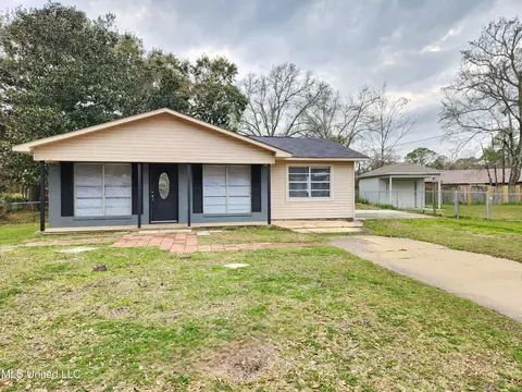 7205 Malibar Ln, Biloxi, MS 39532