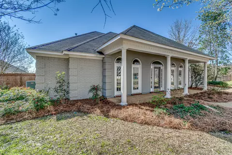 Exterior - 114 Fairfax Ct, Madison, MS 39110 photo 8 of 11