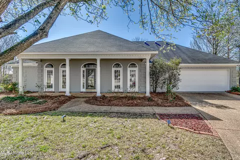 Exterior - 114 Fairfax Ct, Madison, MS 39110 photo 2 of 11
