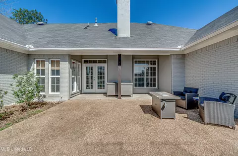Exterior - 114 Fairfax Ct, Madison, MS 39110 photo 6 of 11