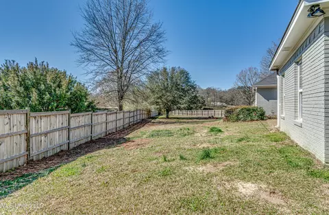 Exterior - 114 Fairfax Ct, Madison, MS 39110 photo 5 of 11