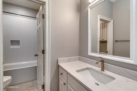Bath - 114 Fairfax Ct, Madison, MS 39110 photo 2 of 3
