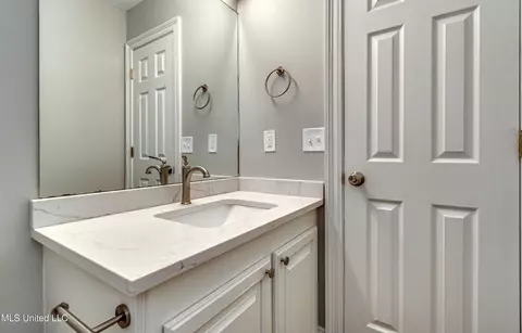 Bath - 114 Fairfax Ct, Madison, MS 39110 photo 3 of 3
