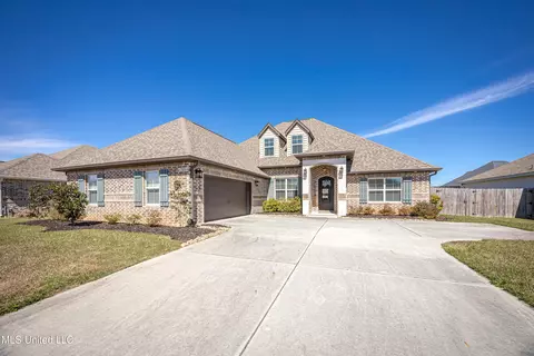 7928 Village Green Dr, Biloxi, MS 39532