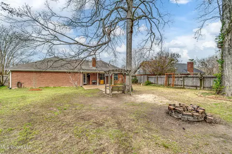 Exterior - 4009 Bay Bridge Dr, Flowood, MS 39232 photo 10 of 11