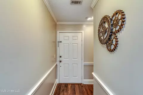 Entry Way - 4009 Bay Bridge Dr, Flowood, MS 39232 photo 1 of 3