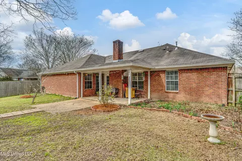 Exterior - 4009 Bay Bridge Dr, Flowood, MS 39232 photo 7 of 11