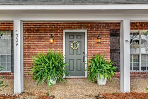 Exterior - 4009 Bay Bridge Dr, Flowood, MS 39232 photo 3 of 11