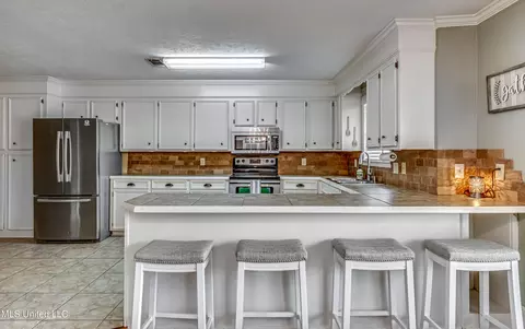 Kitchen - 4009 Bay Bridge Dr, Flowood, MS 39232 photo 1 of 8