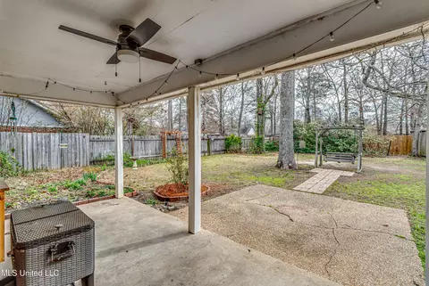 Exterior - 4009 Bay Bridge Dr, Flowood, MS 39232 photo 4 of 11