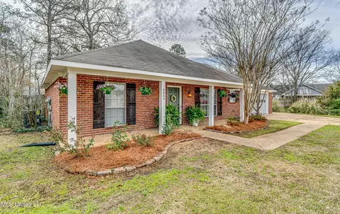 Exterior - 4009 Bay Bridge Dr, Flowood, MS 39232 photo 2 of 11