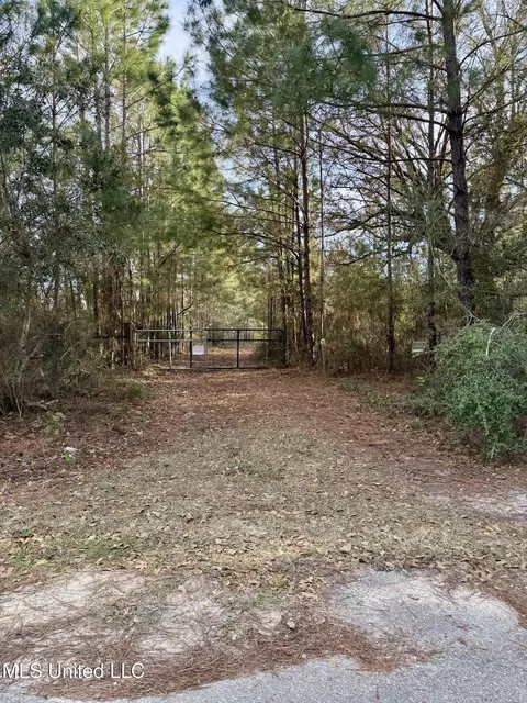 7190 Cantania Rd, Bay Saint Louis, MS 39520