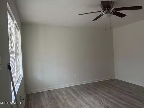 Living - 5270 Mattox St, Jackson, MS 39209 photo 2 of 6