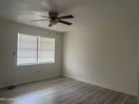 Living - 5270 Mattox St, Jackson, MS 39209 photo 5 of 6