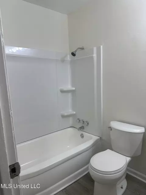 Bath - 5270 Mattox St, Jackson, MS 39209 photo 1 of 4