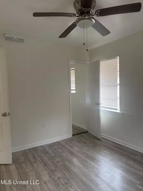 Bedroom - 5270 Mattox St, Jackson, MS 39209 photo 6 of 6