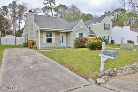 2388 Trafalgar Dr, Biloxi, MS 39531