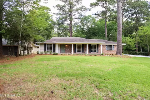 2208 Meadowbrook Rd, Jackson, MS 39211