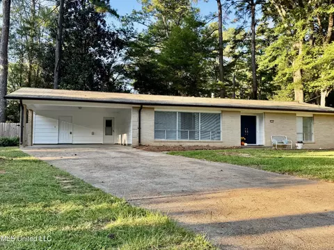 5355 Canton Heights Dr, Jackson, MS 39211 photo 1