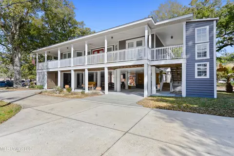 112 Edgewater Dr, Biloxi, MS 39531