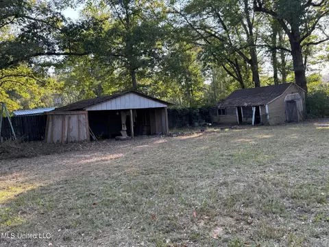 Exterior - 331 W North St, Kosciusko, MS 39090 photo 6 of 6