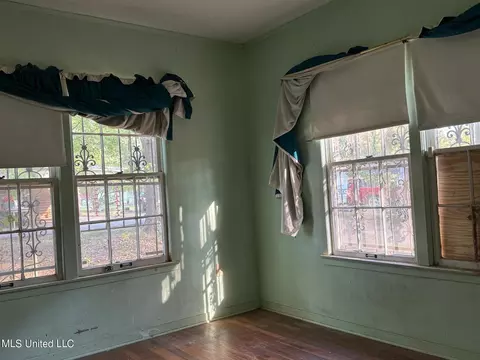 Bedroom - 331 W North St, Kosciusko, MS 39090 photo 2 of 2