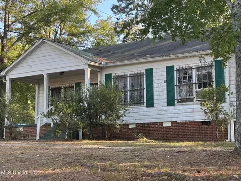 Exterior - 331 W North St, Kosciusko, MS 39090 photo 2 of 6